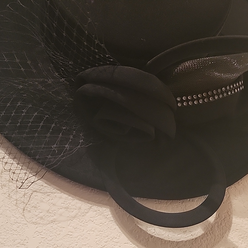 Hat - Picture 2 of 4